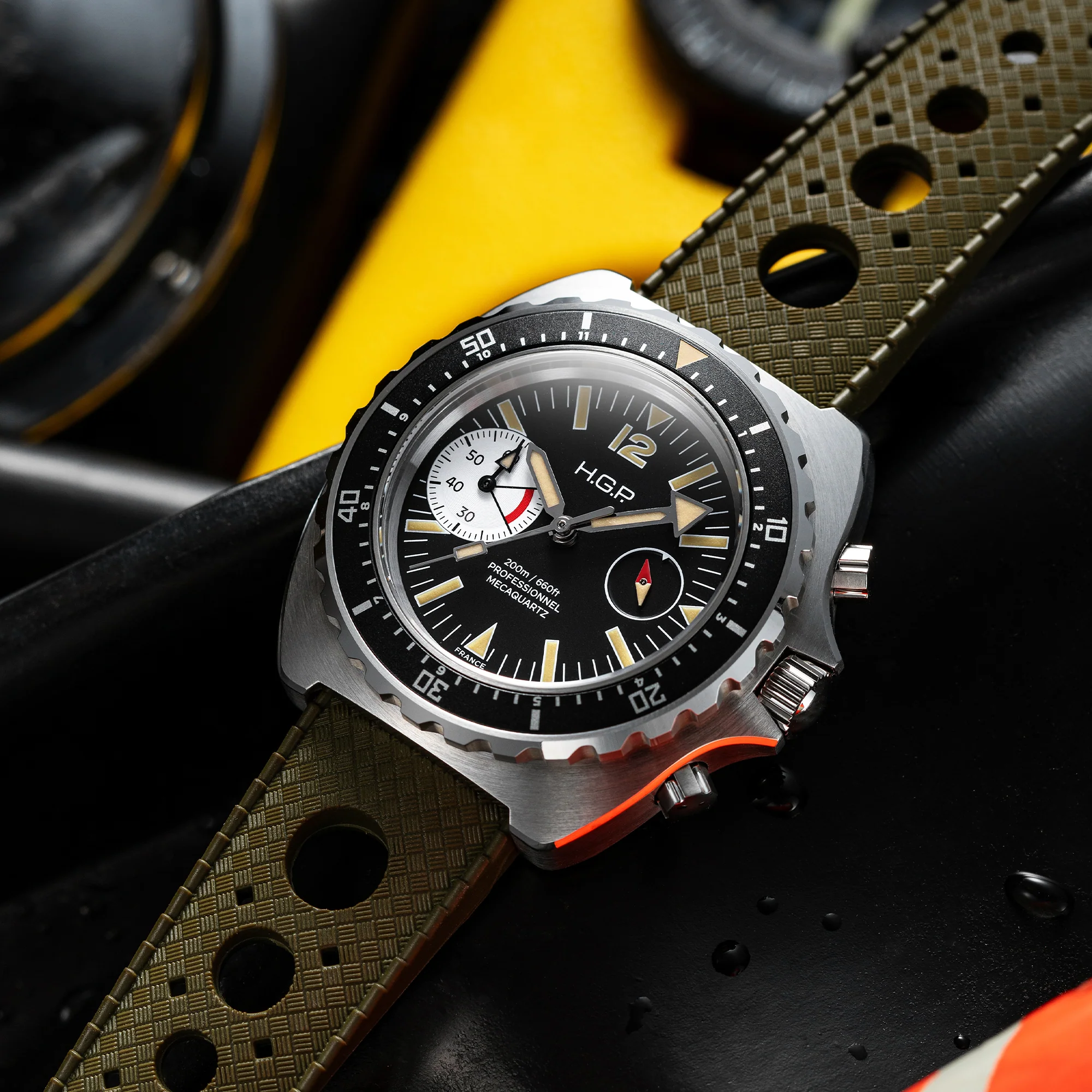 Diver 200M Chrono-Mecaquartz Chronograph - Vintage Black & White Big-Eye - Image 4